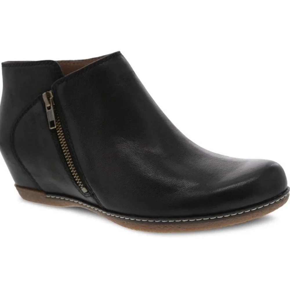 Dansko Leyla Black Women 38 US 7.5 8 Leather Ankle Boots Hidden Wedge Side Zip - Picture 1 of 11